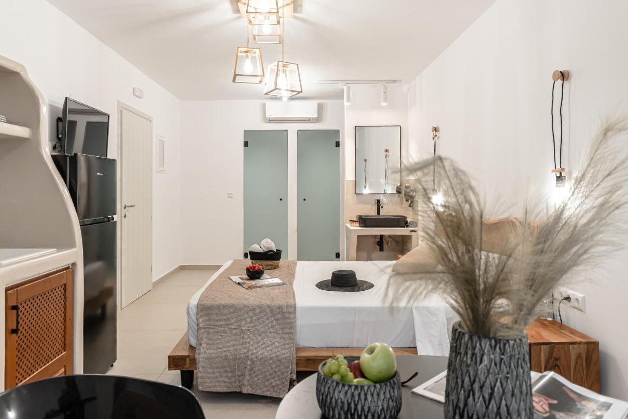 Heavenly Suites & Studios Naxos City Екстериор снимка