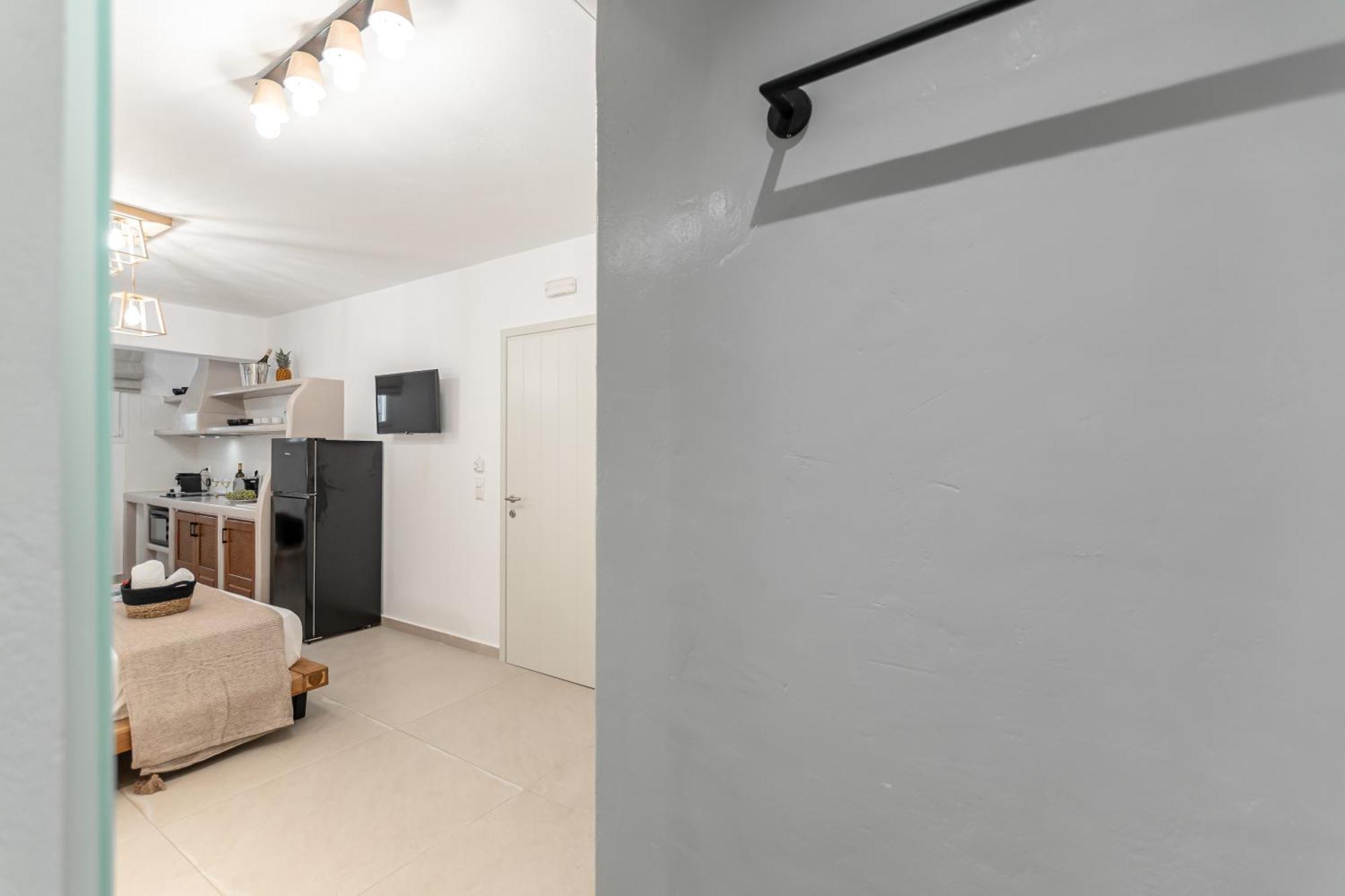 Heavenly Suites & Studios Naxos City Екстериор снимка