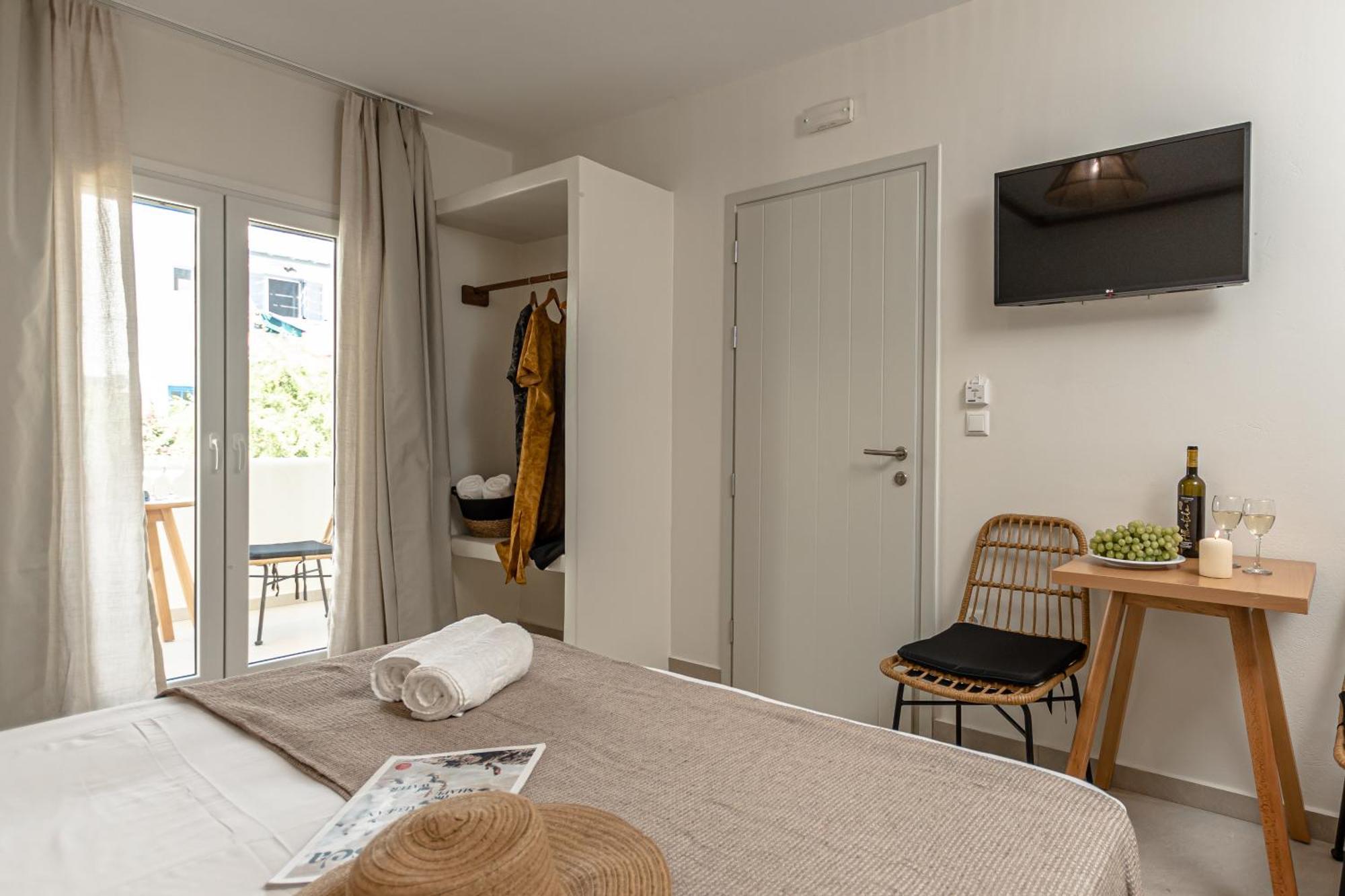 Heavenly Suites & Studios Naxos City Екстериор снимка