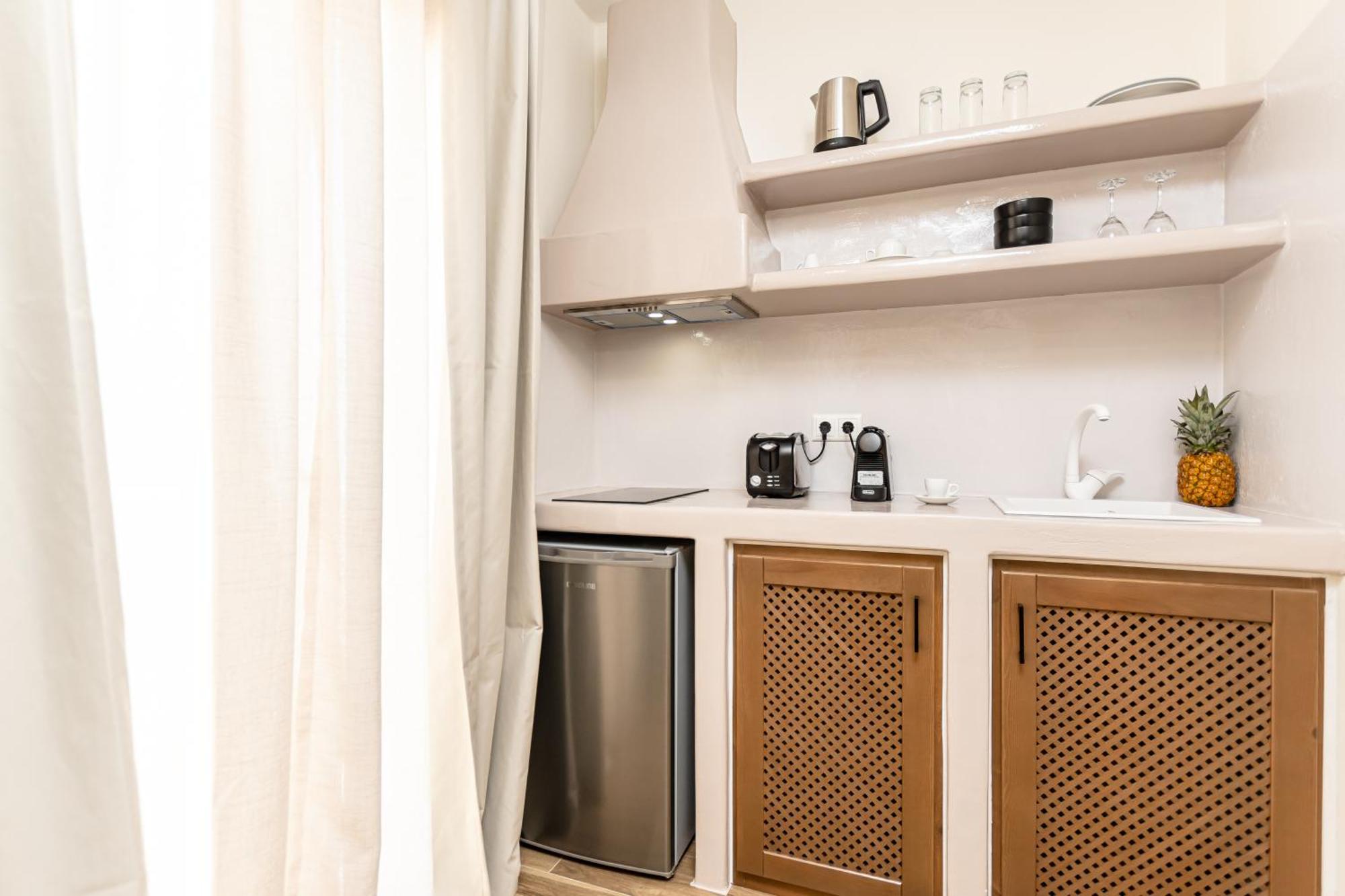 Heavenly Suites & Studios Naxos City Екстериор снимка