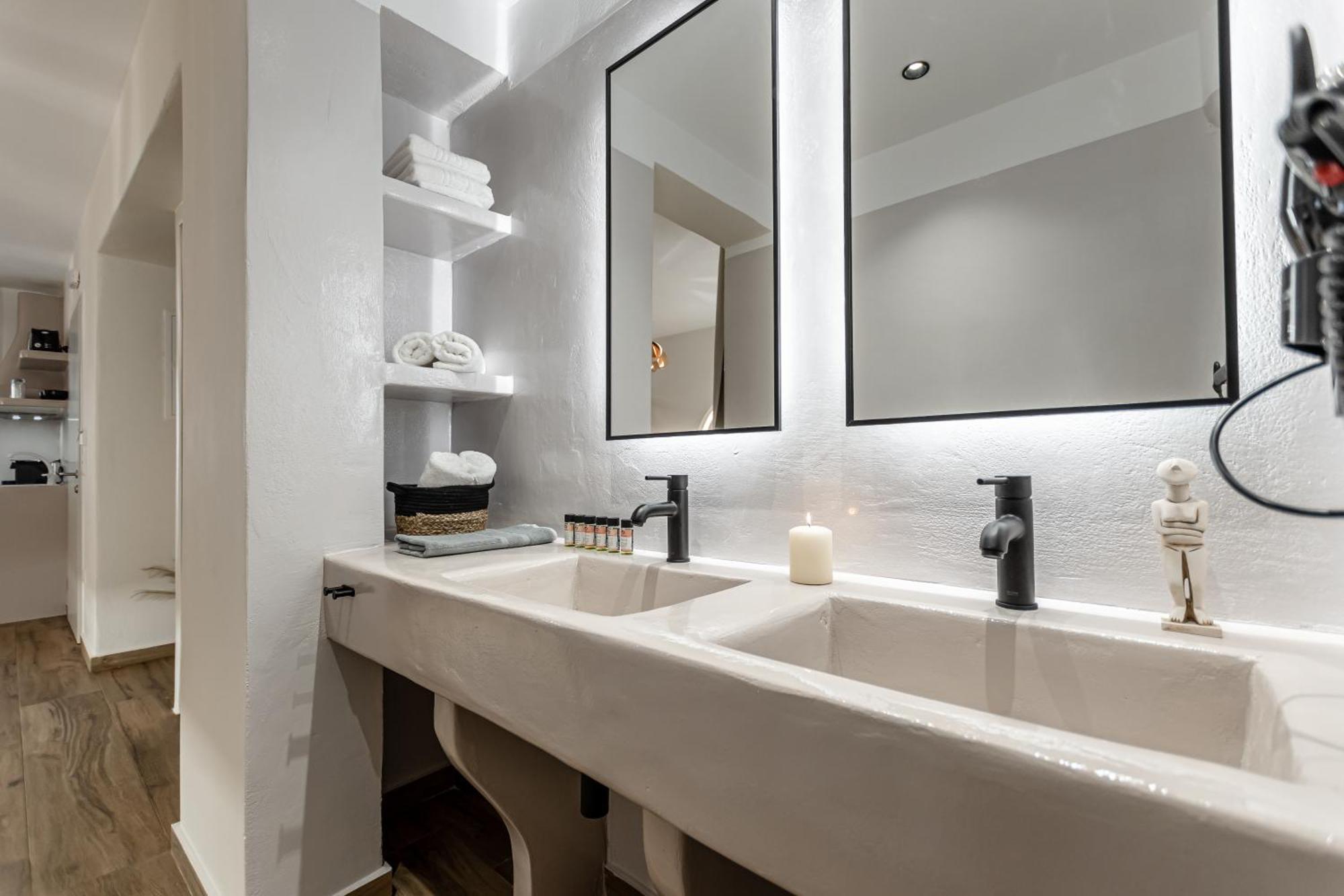 Heavenly Suites & Studios Naxos City Екстериор снимка